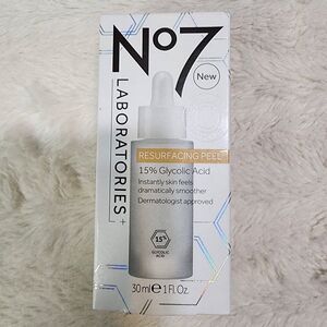 No7 Laboratories Resurfacing Peel with 15% Glycolic Acid